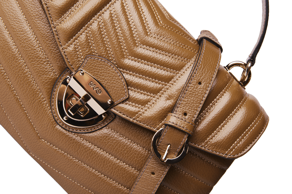 Bolsa Bordada em Couro