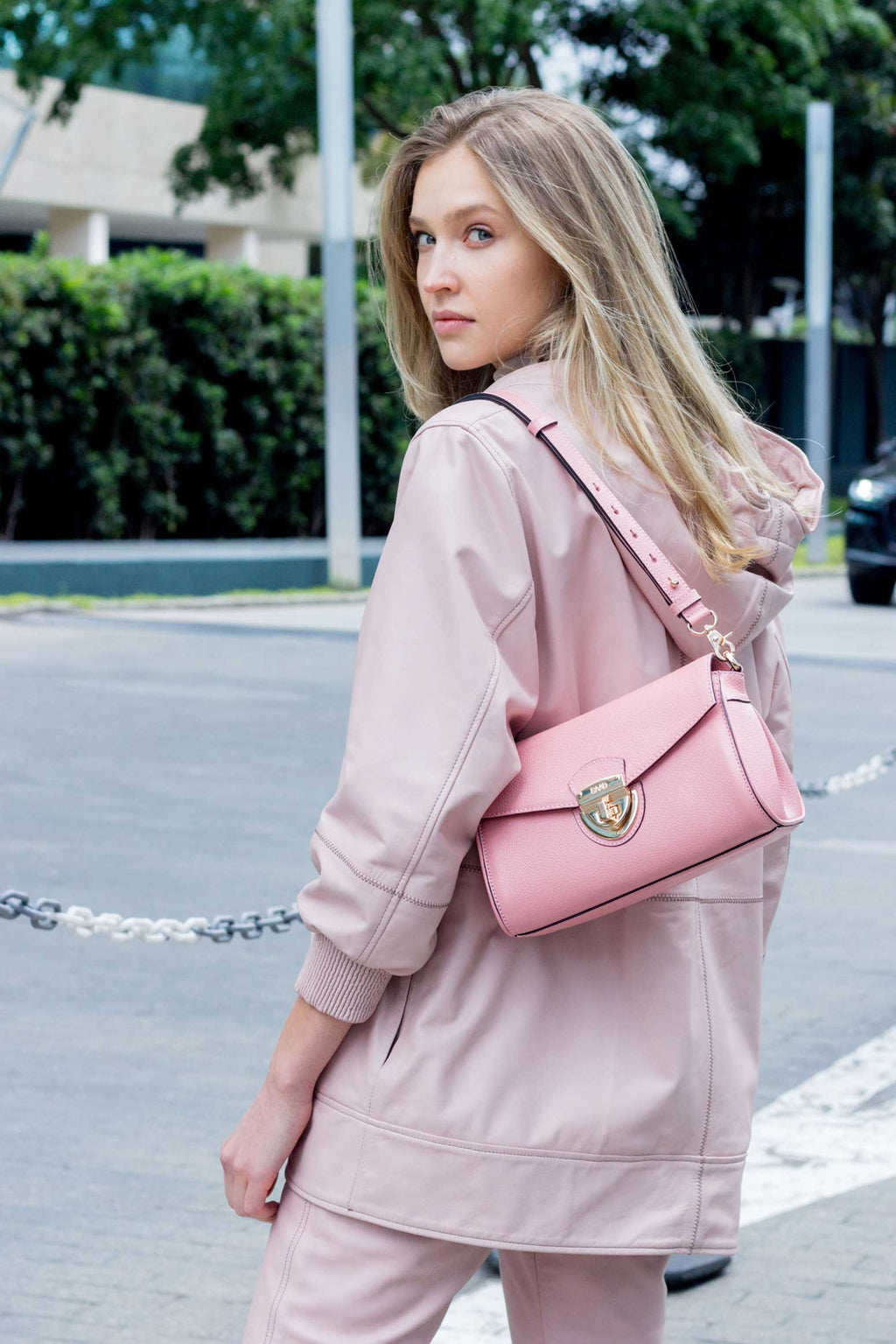 Bolsa de Ombro Arredondada
