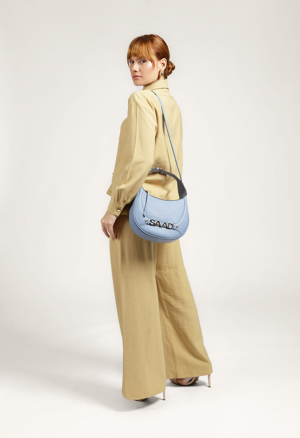 Bolsa Oval em Couro