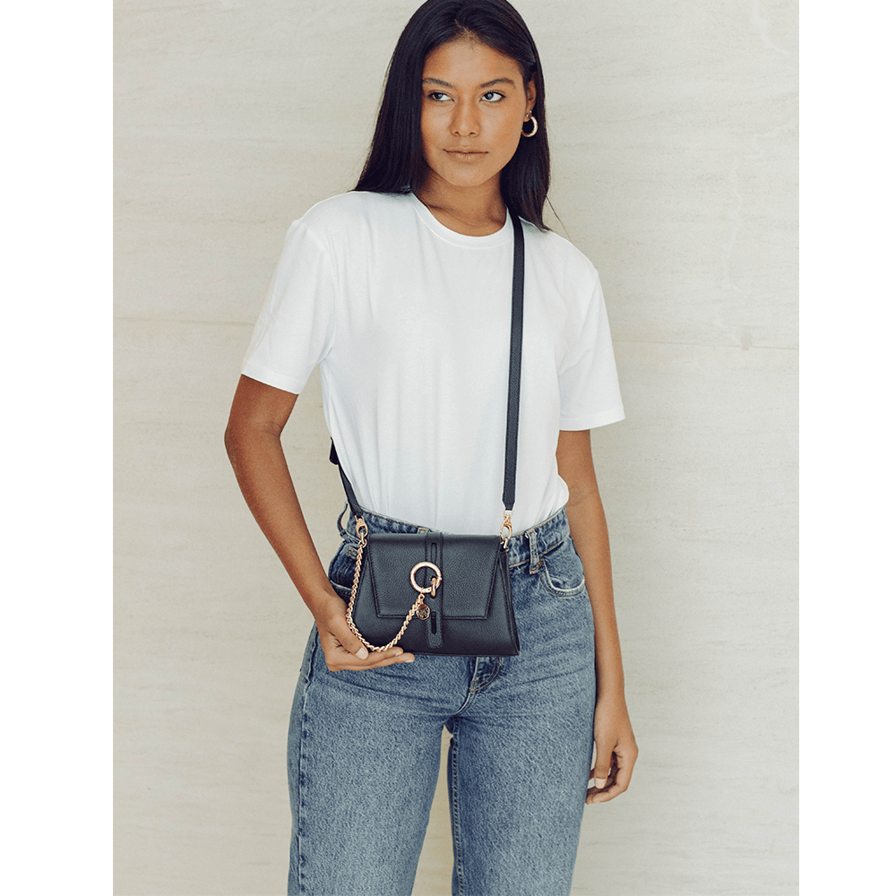 Mini Bag Preta em Couro